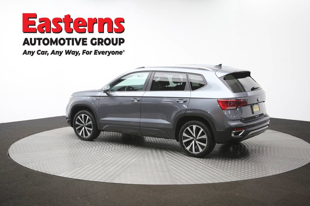 Used 2024 Volkswagen Taos SE FWD image 61