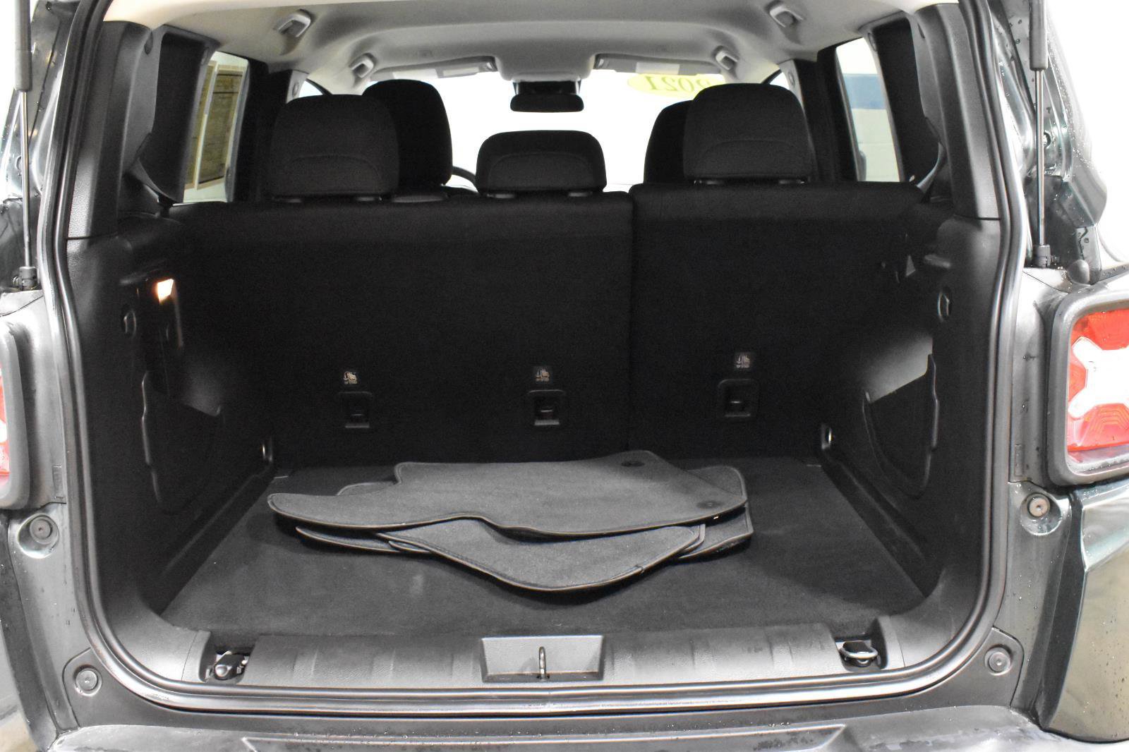 Used 2021 Jeep Renegade Sport image 24