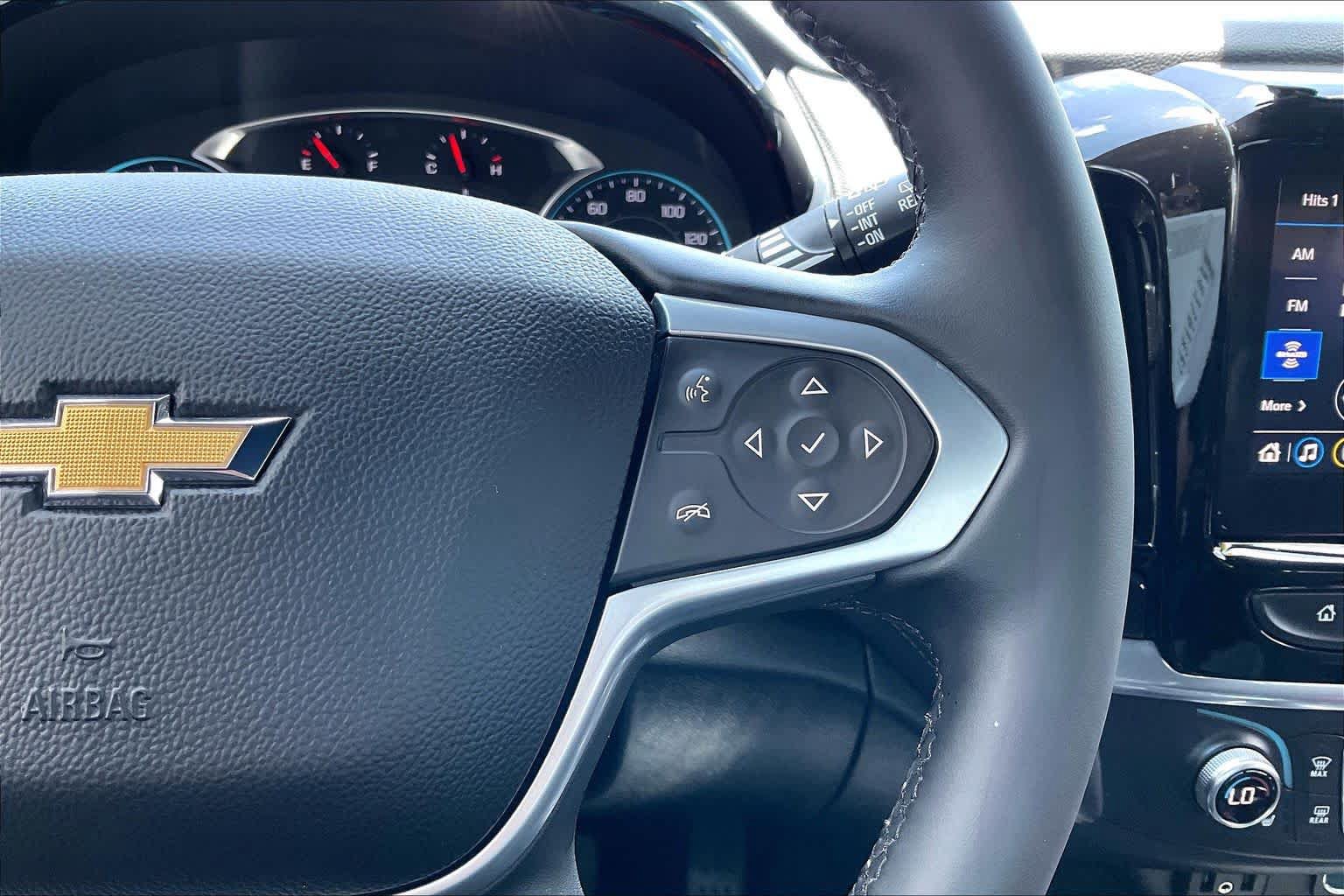 Used 2023 Chevrolet Traverse LT FWD image 19