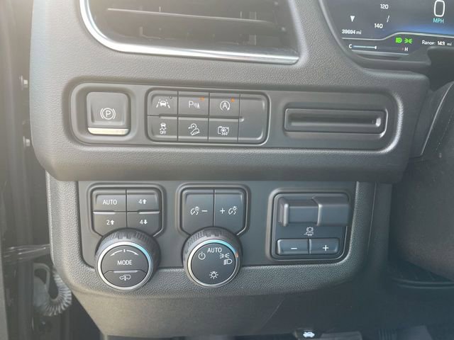 Used 2023 Chevrolet Suburban Z71 w/ Off-Road Capability Package image 17