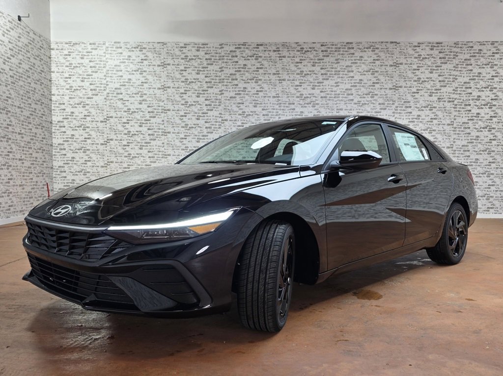 New 2026 Hyundai Elantra Sport w/ Cargo Package image 4