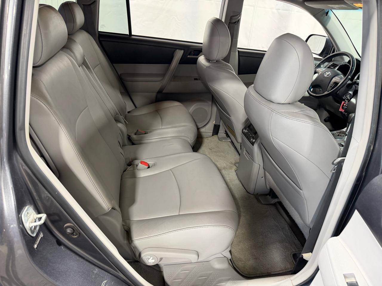 Used 2010 Toyota Highlander SE AWD/4WD image 15