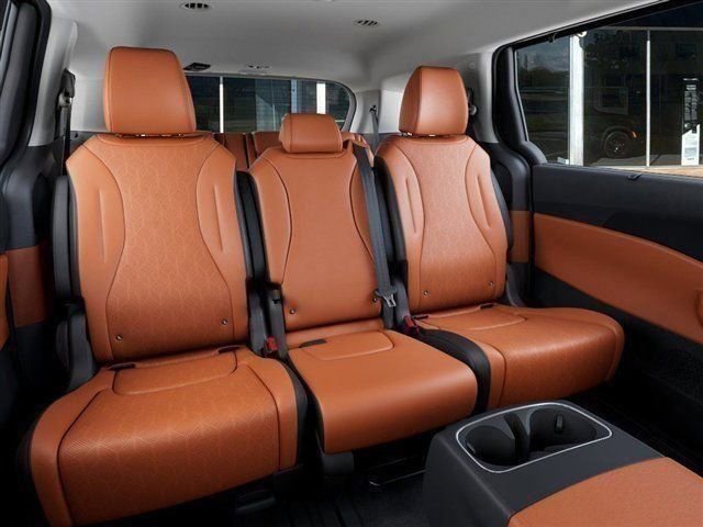 New 2026 Kia Carnival EX FWD image 16