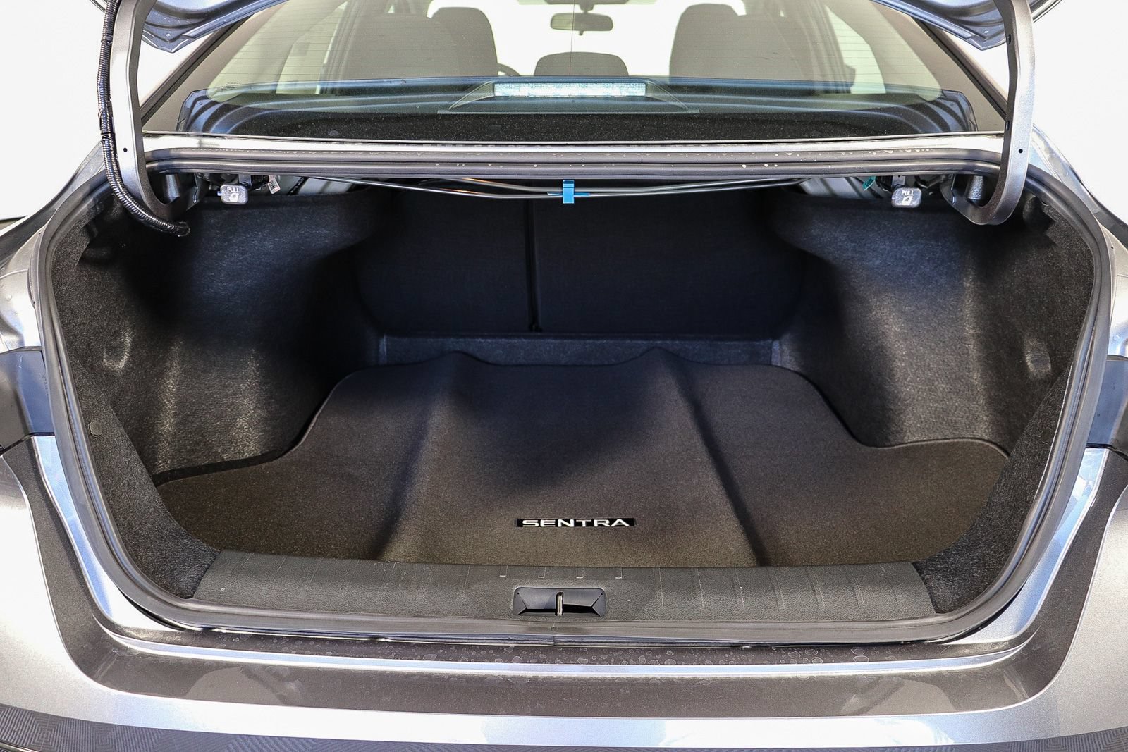 New 2027 Nissan Sentra SR w/ Floor Mat Package FWD image 13