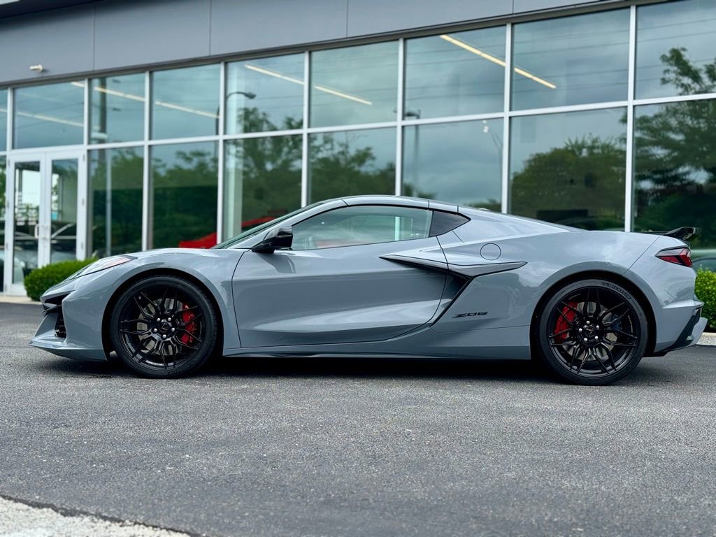 Used 2025 Chevrolet Corvette Z06 w/ Battery Protection Package image 3