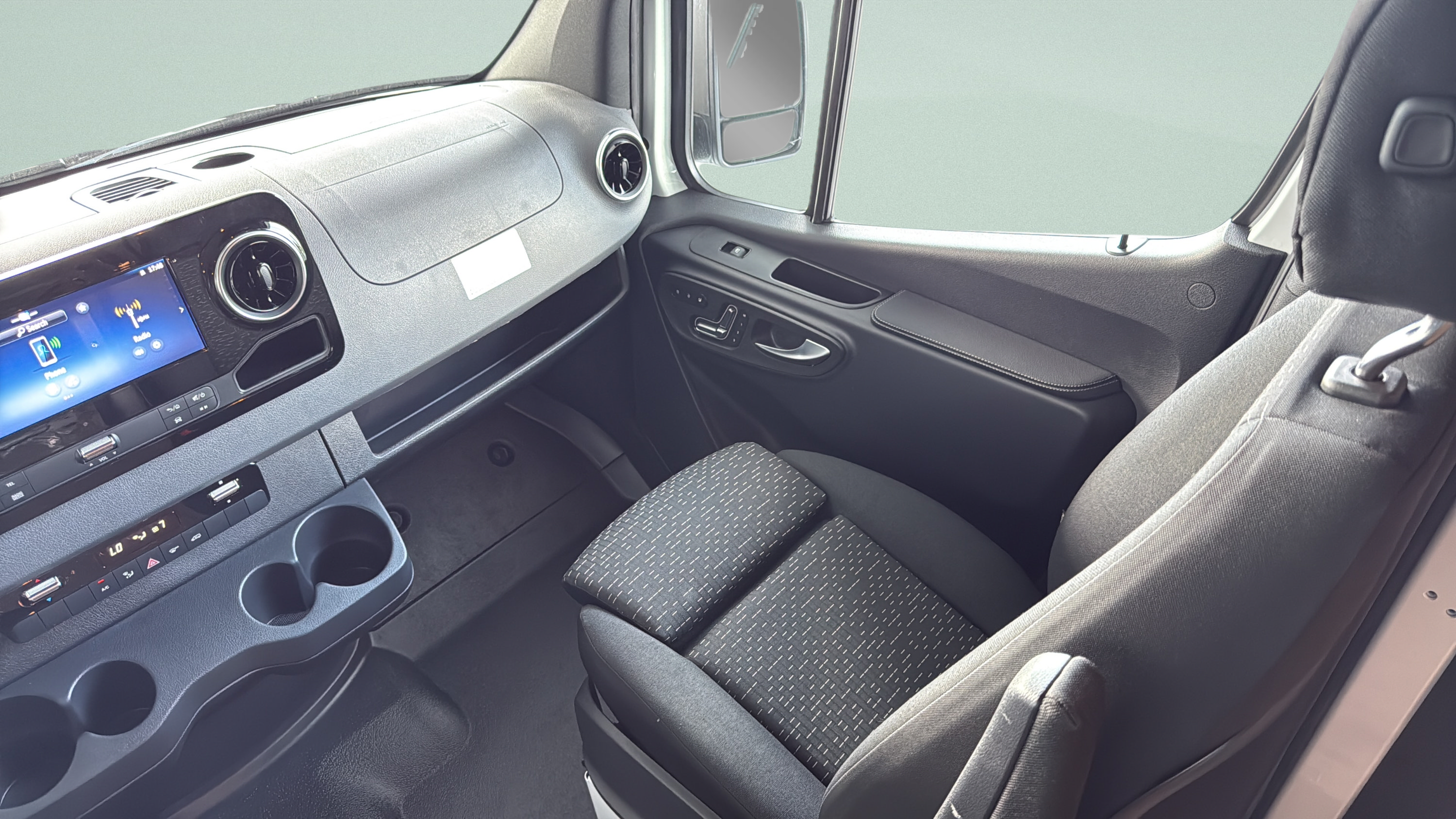 New 2026 Mercedes-Benz Sprinter 2500 image 28