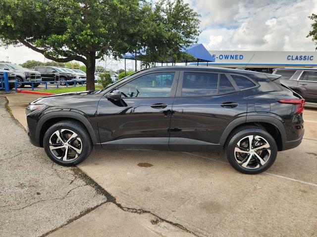 Used 2024 Chevrolet Trax RS FWD image 4