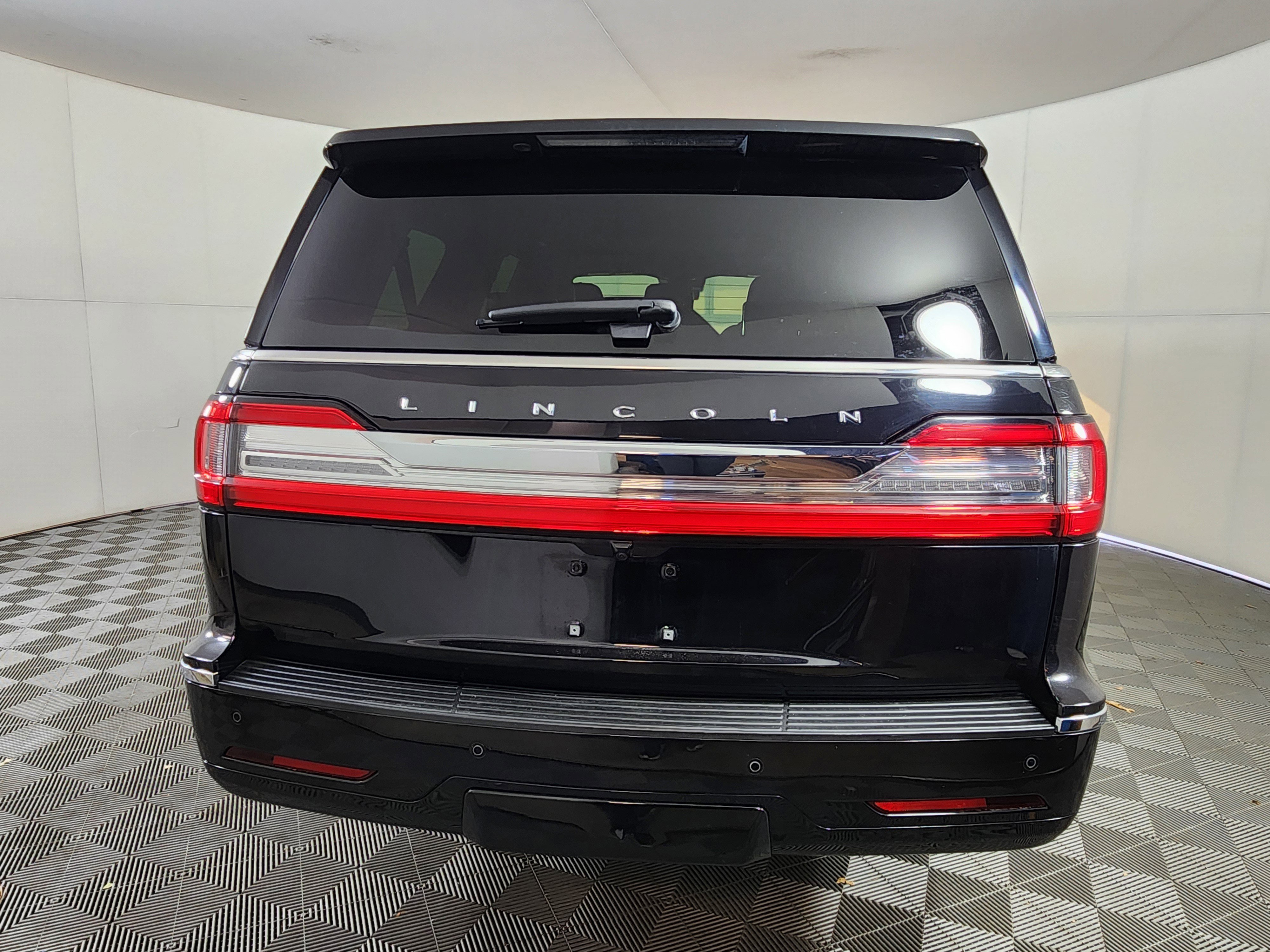 Used 2021 Lincoln Navigator L Reserve image 6