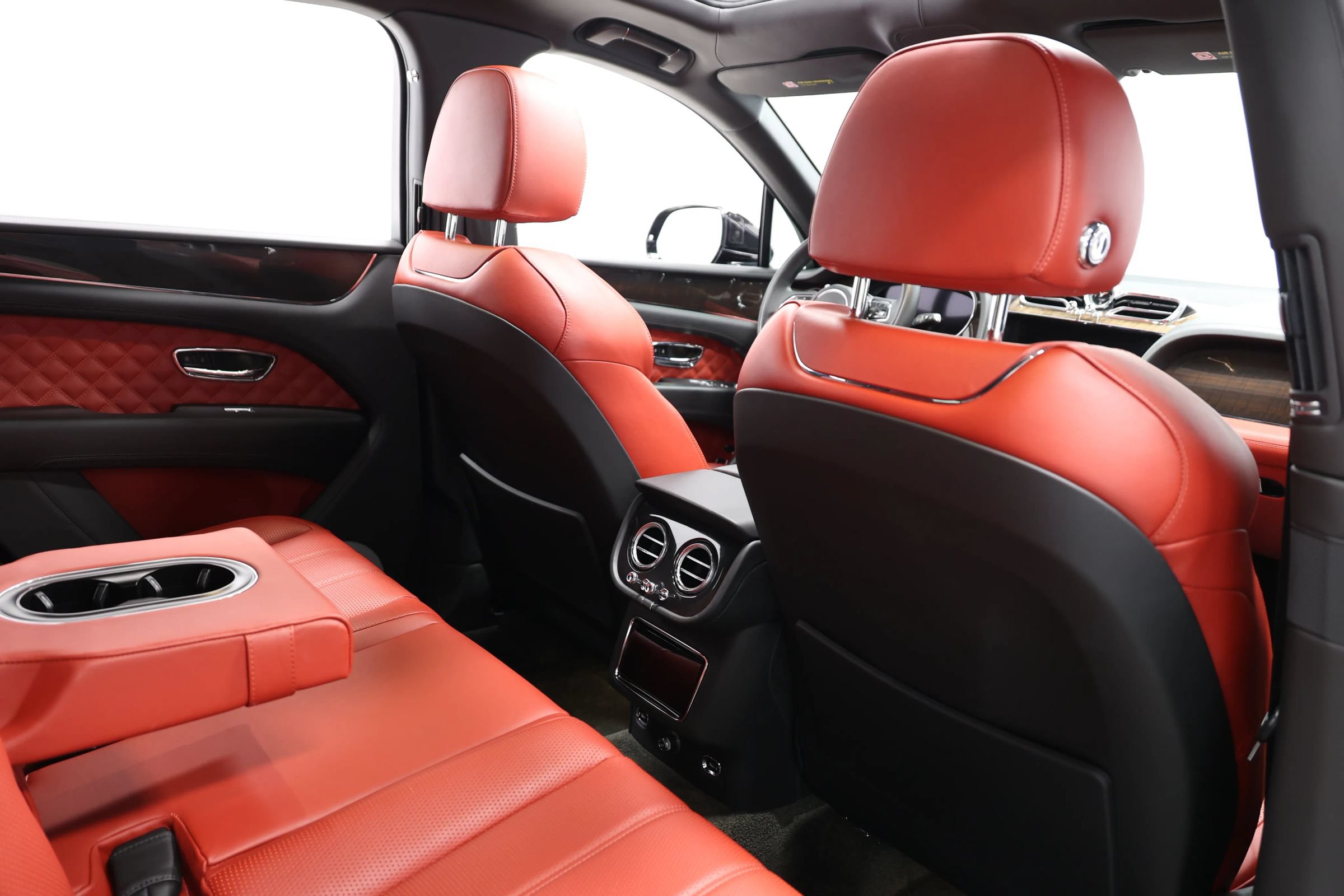 Used 2022 Bentley Bentayga AWD/4WD image 93