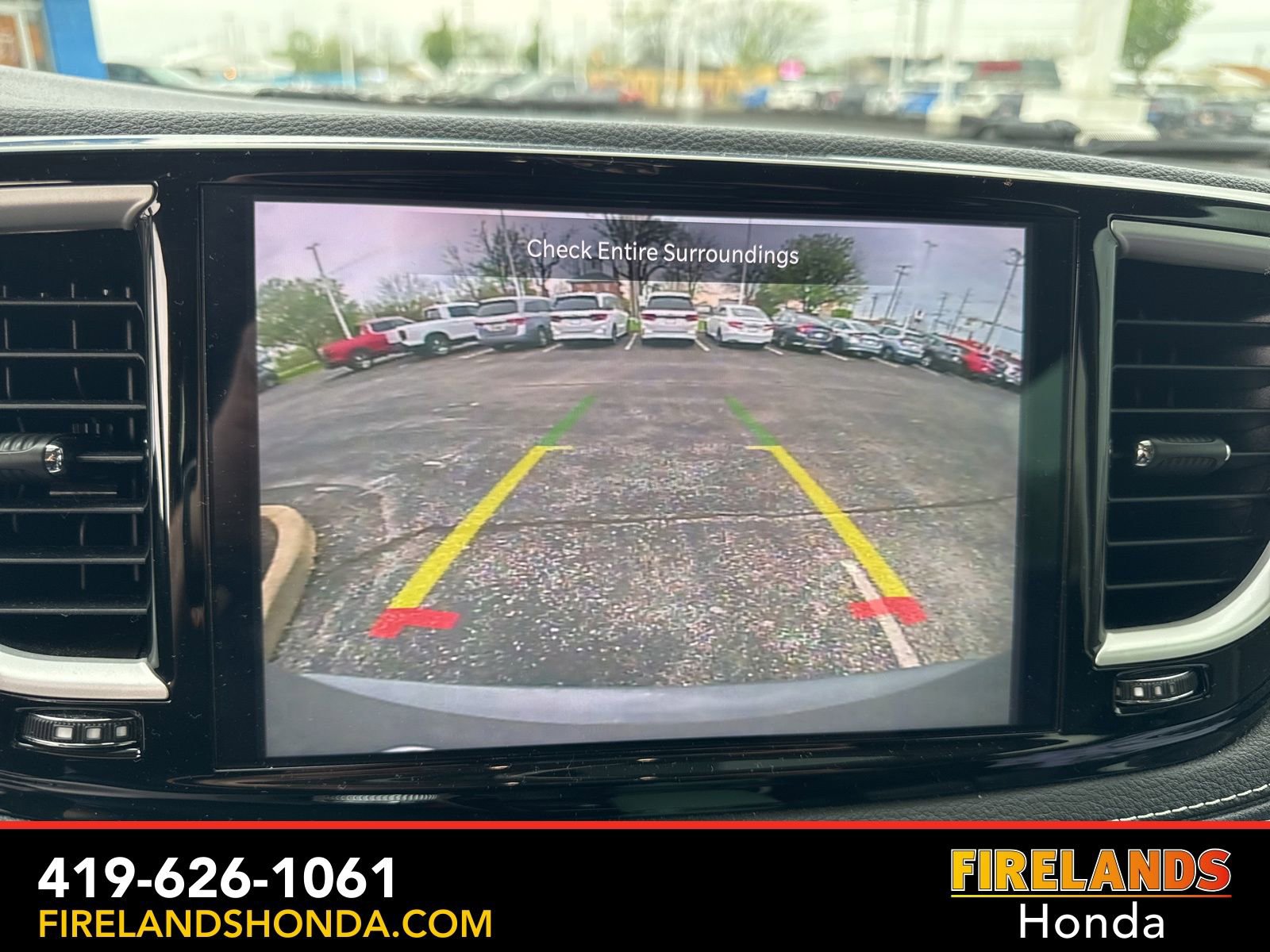 Used 2023 Chrysler Pacifica Touring-L image 24