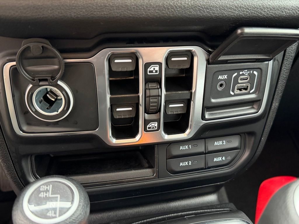 Certified 2025 Jeep Gladiator Sport image 21