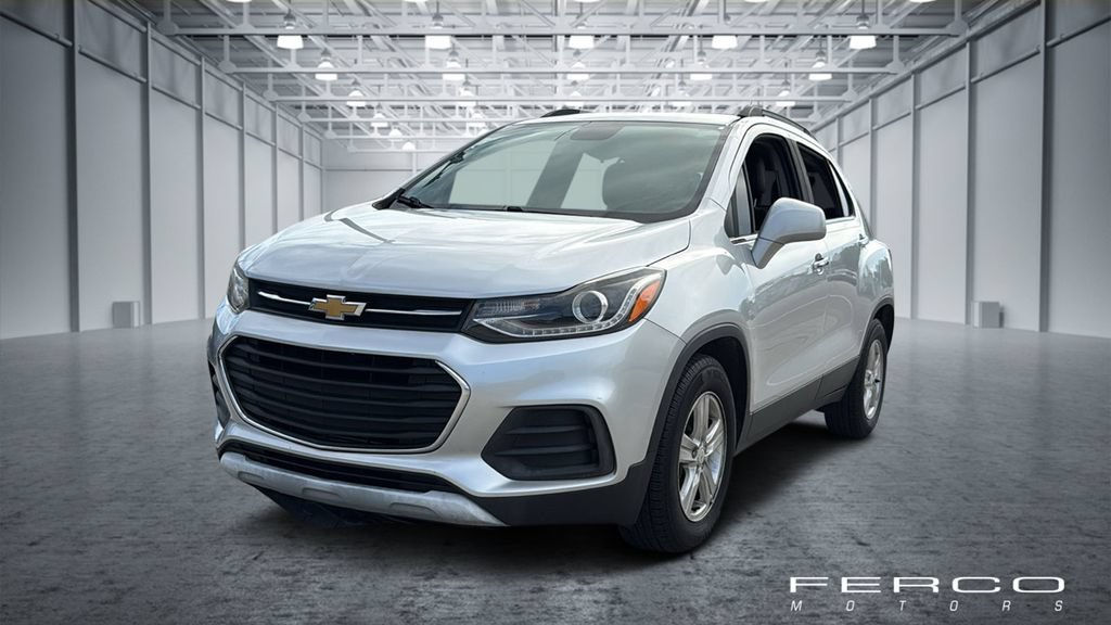 Used 2017 Chevrolet Trax LT w/ LT Convenience Package FWD image 1