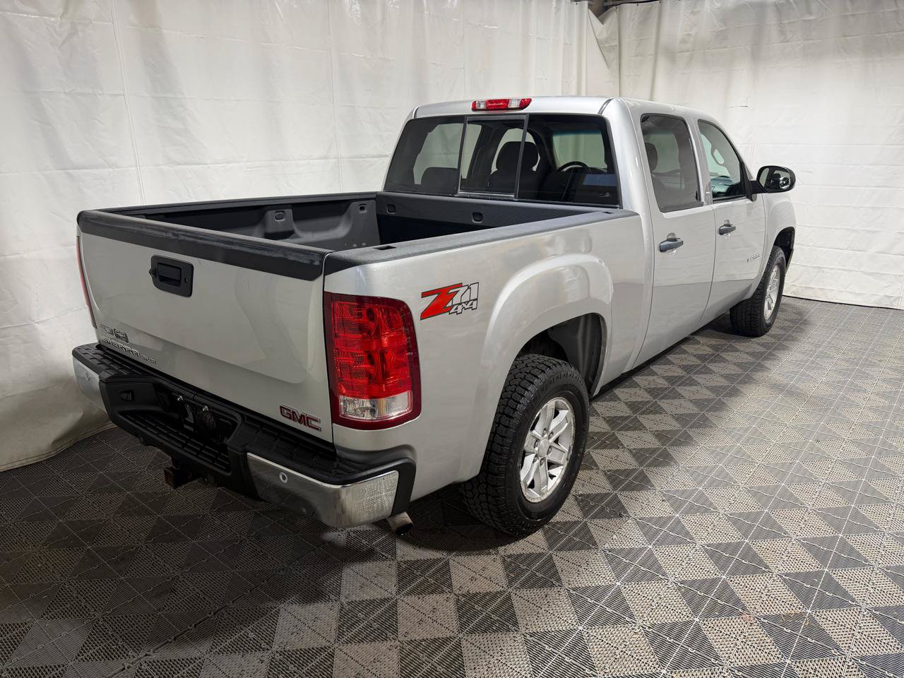 Used 2011 GMC Sierra 1500 SLE w/ Power Tech Package AWD/4WD image 7