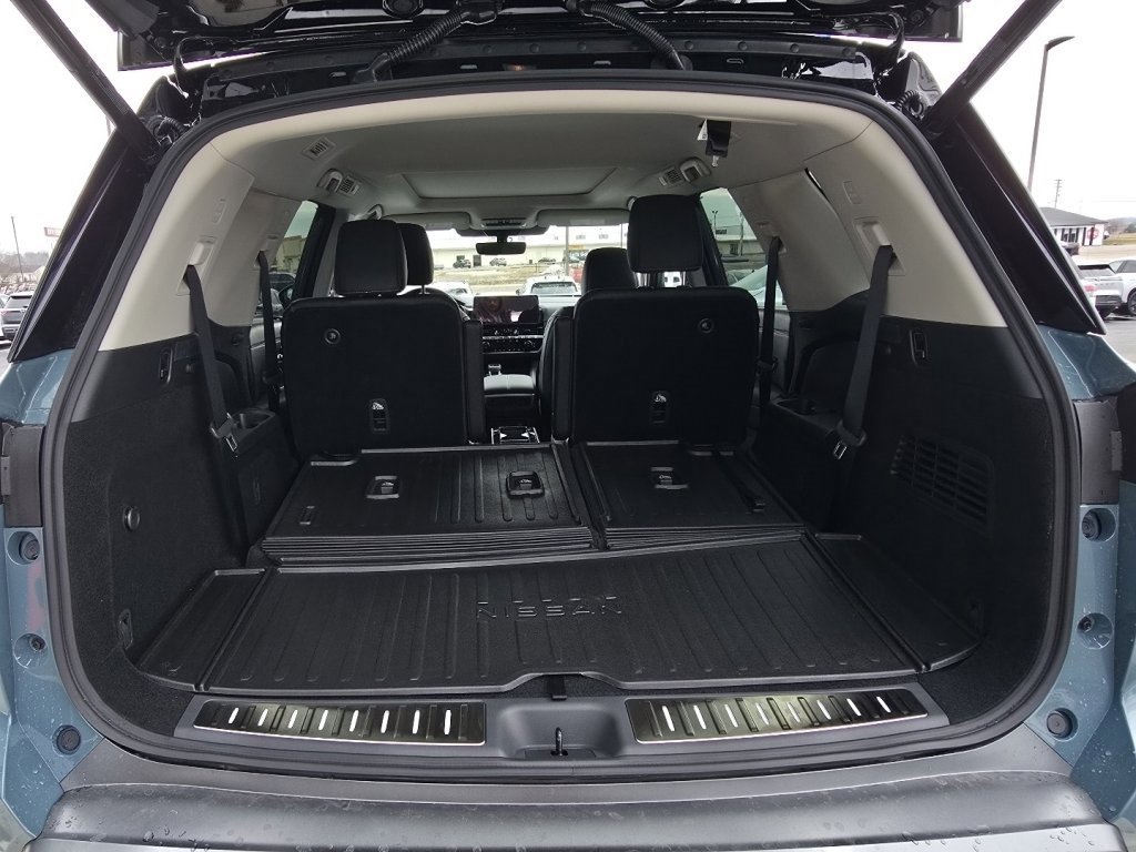 New 2026 Nissan Pathfinder Platinum w/ Accent Package image 11