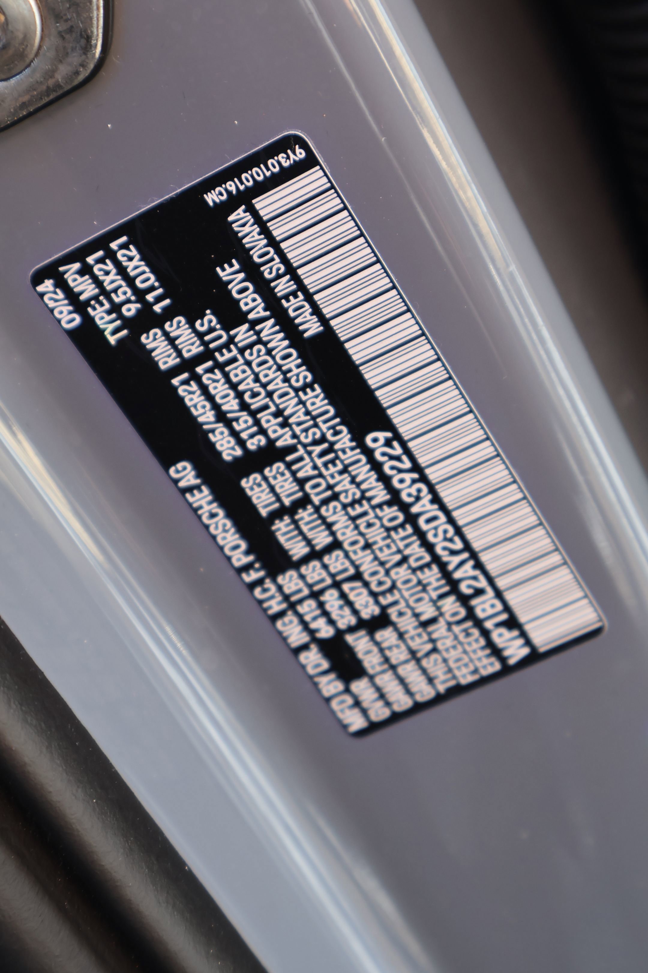 Used 2025 Porsche Cayenne S image 31