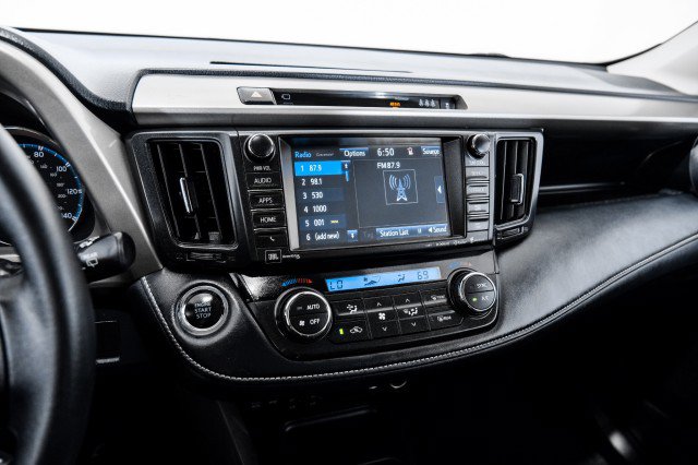 Used 2018 Toyota RAV4 Limited w/ Advanced Technology Package AWD/4WD image 26