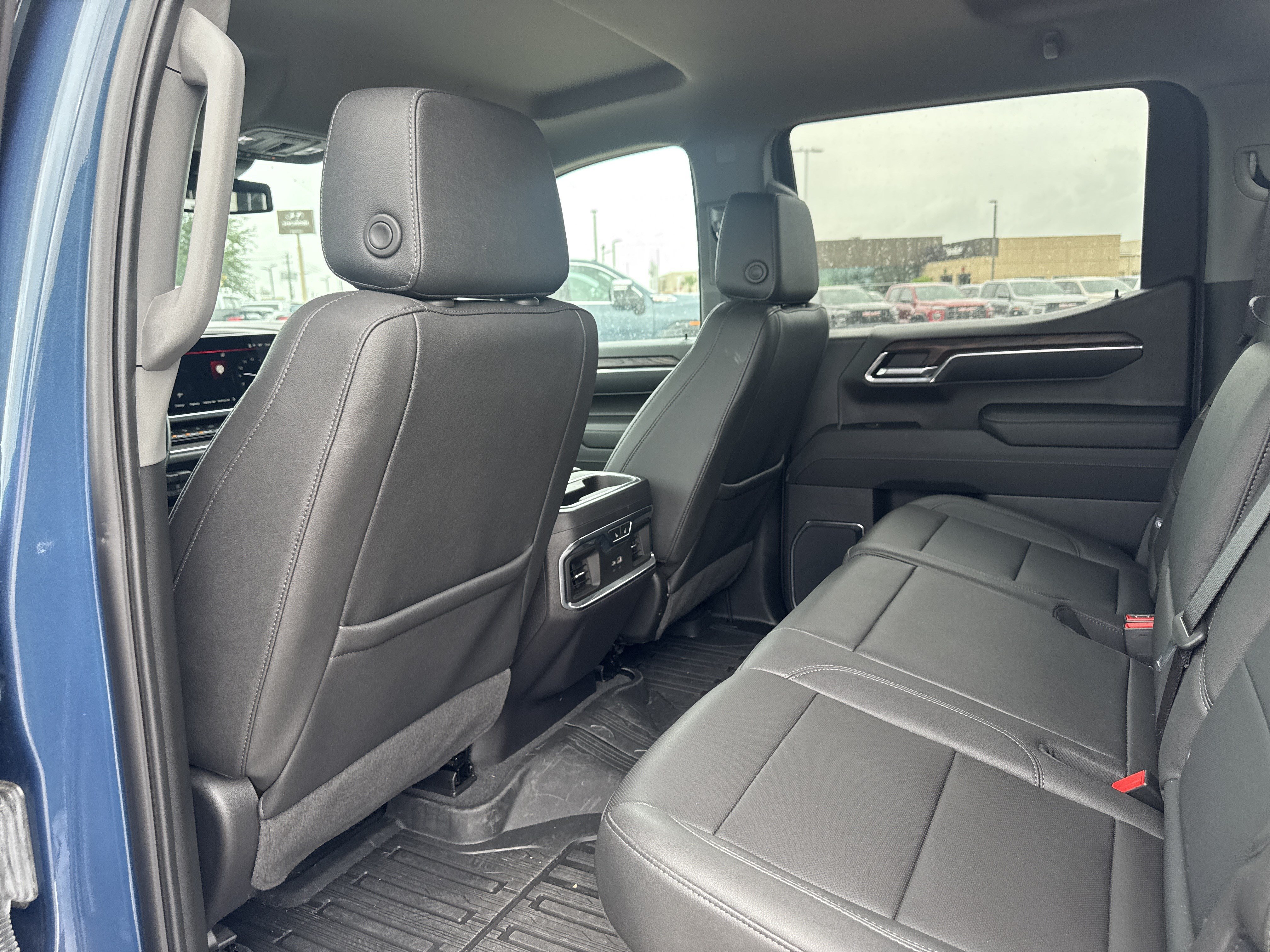 Used 2024 GMC Sierra 1500 SLT w/ SLT Premium Plus Package AWD/4WD image 8