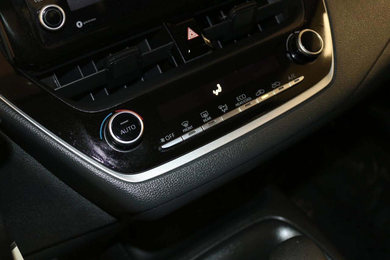 Used 2022 Toyota Corolla LE image 48