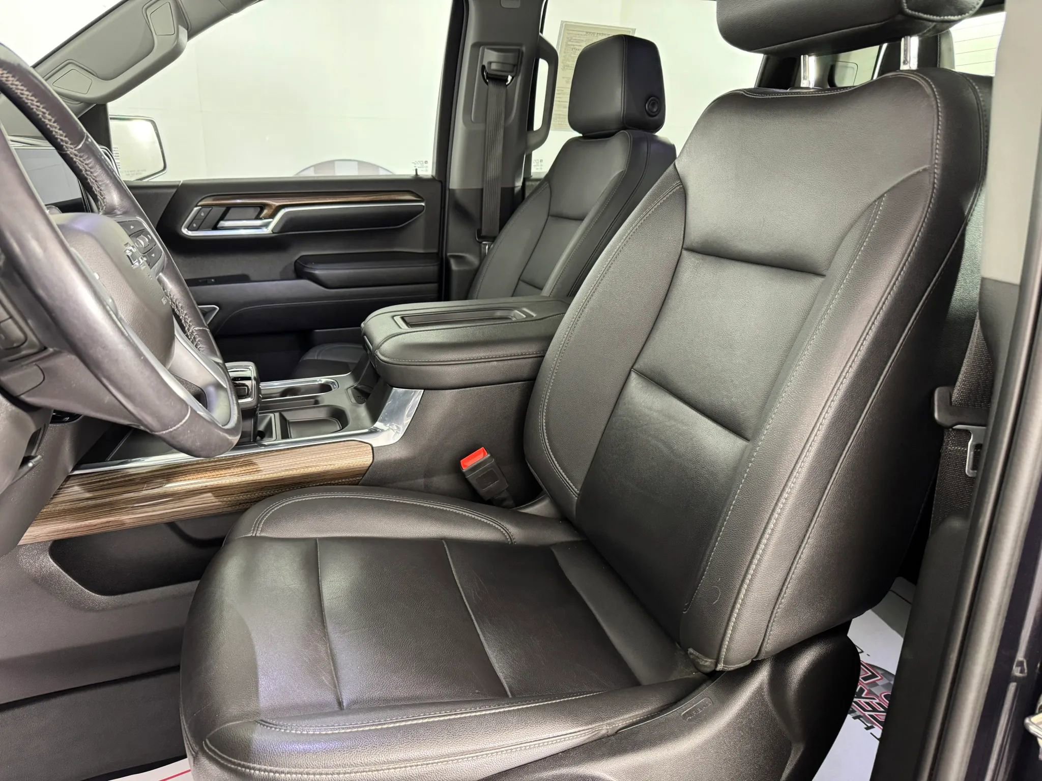 Used 2022 Chevrolet Silverado 1500 RST w/ Convenience Package II AWD/4WD image 31