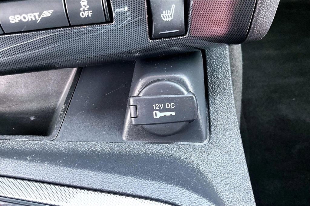 Used 2013 Dodge Challenger SXT RWD image 32