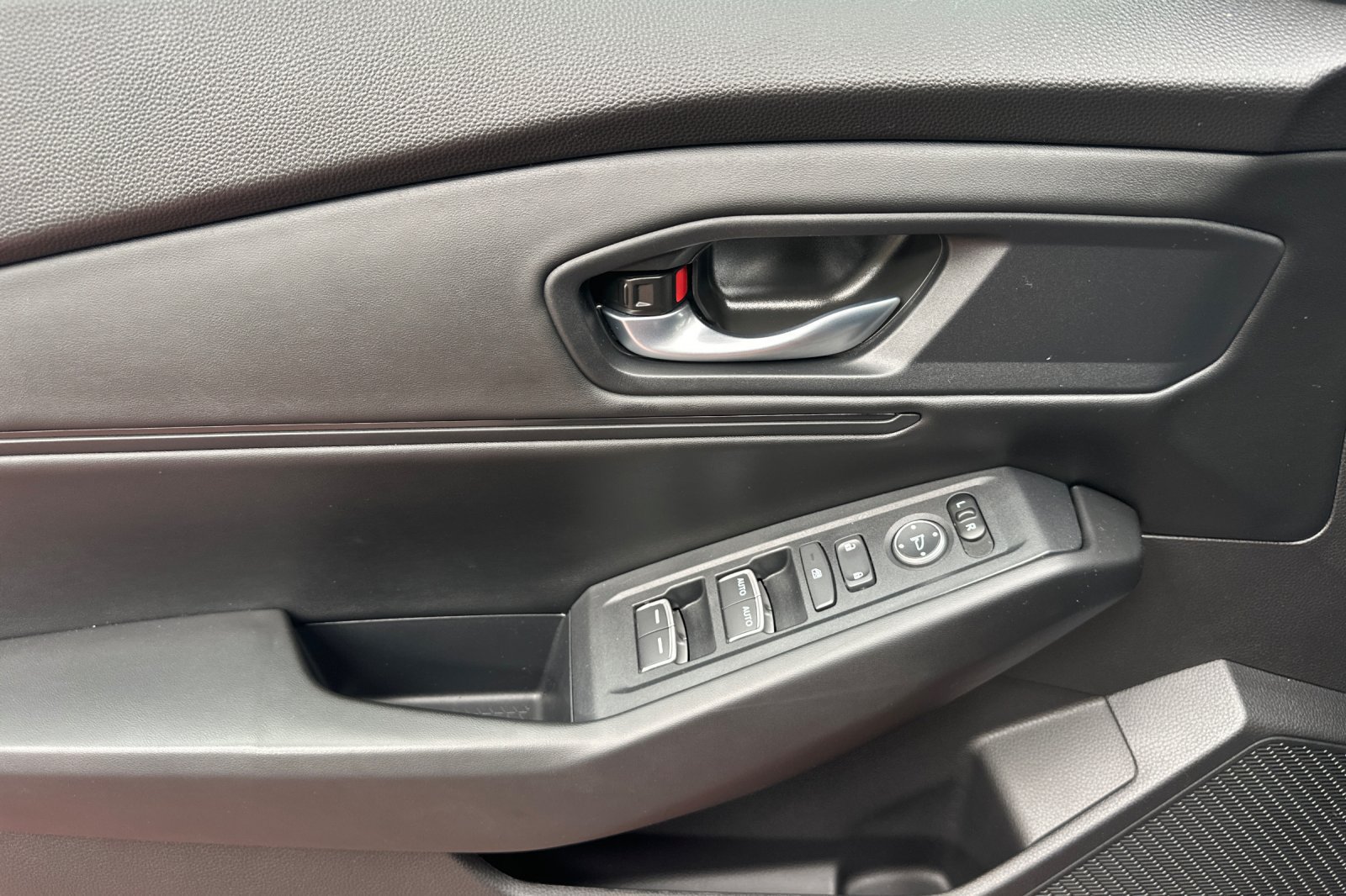 Used 2025 Honda Accord SE image 14