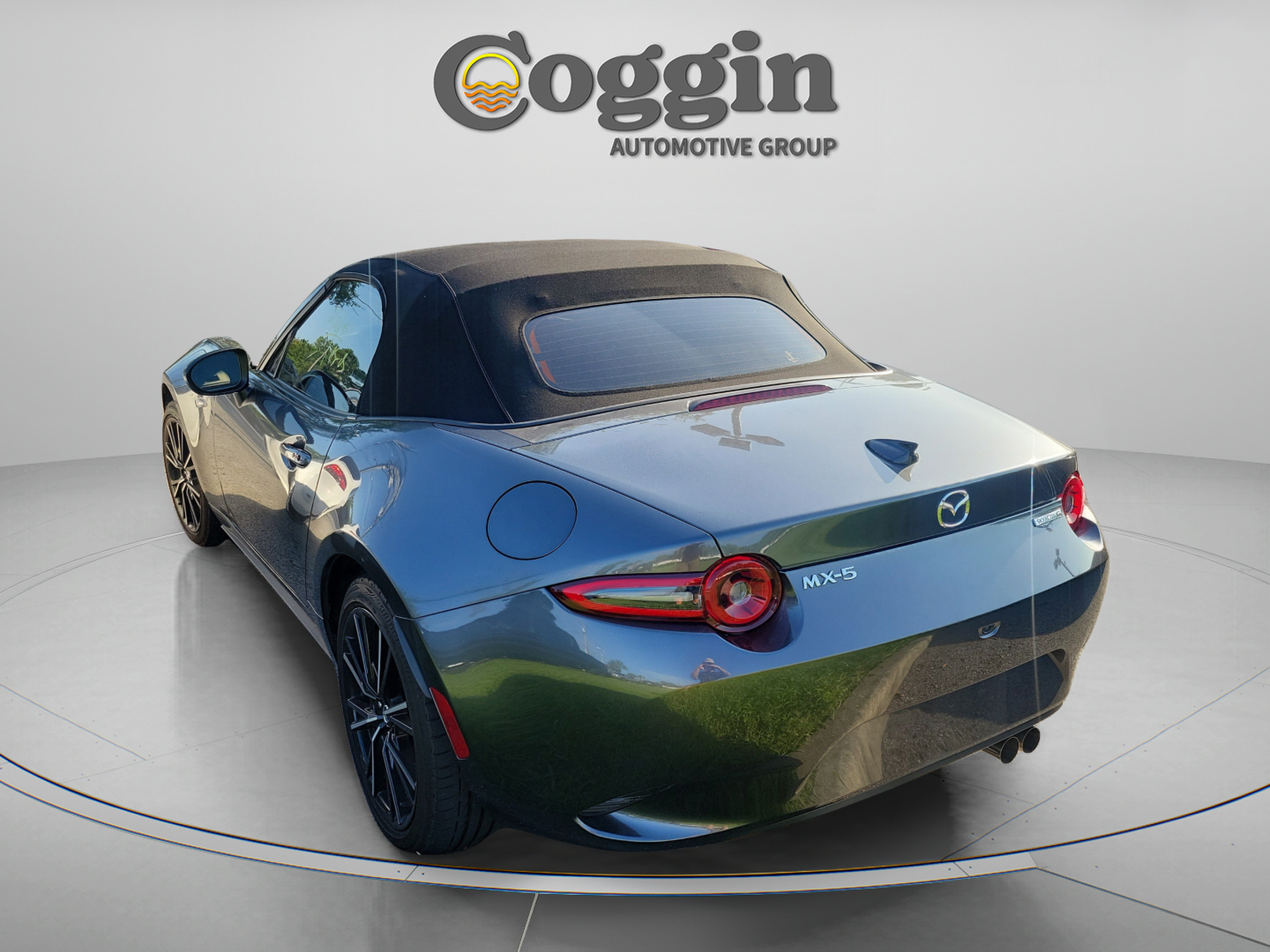 Used 2024 MAZDA MX-5 Miata Grand Touring w/ Weather Package RWD image 3