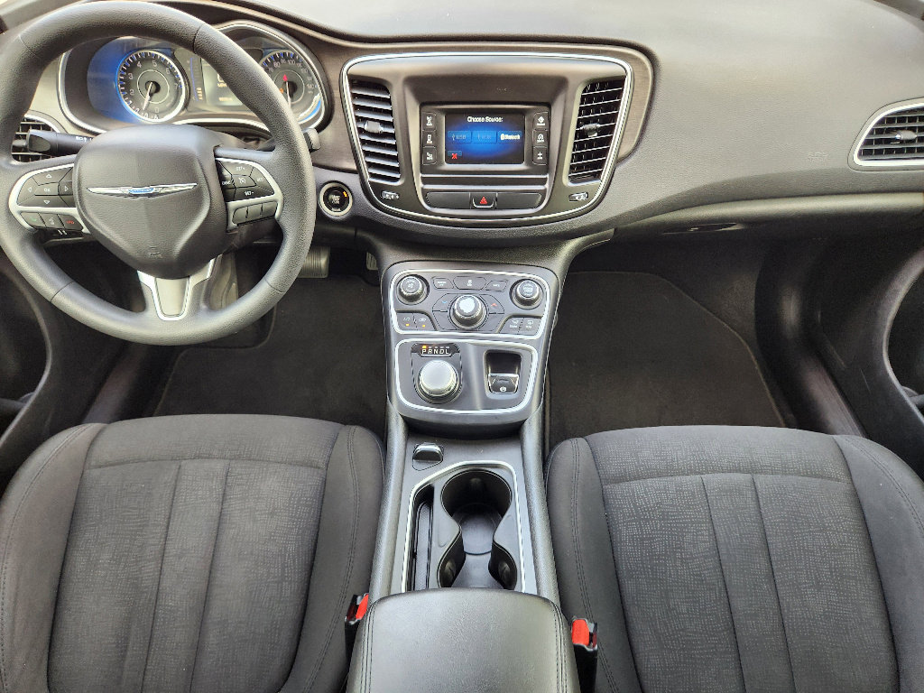 Used 2016 Chrysler 200 Limited image 5