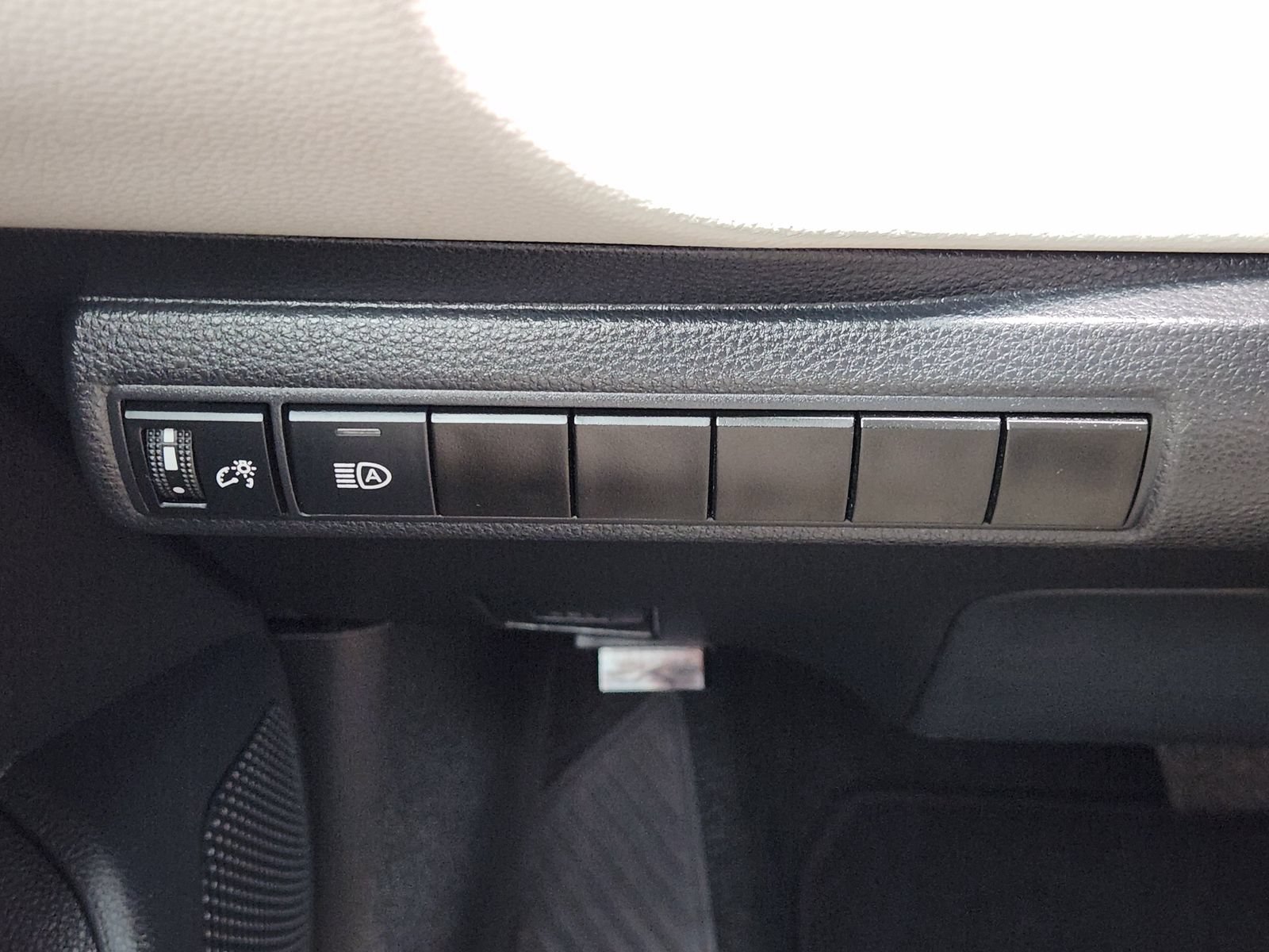 Used 2025 Toyota Corolla LE FWD image 26