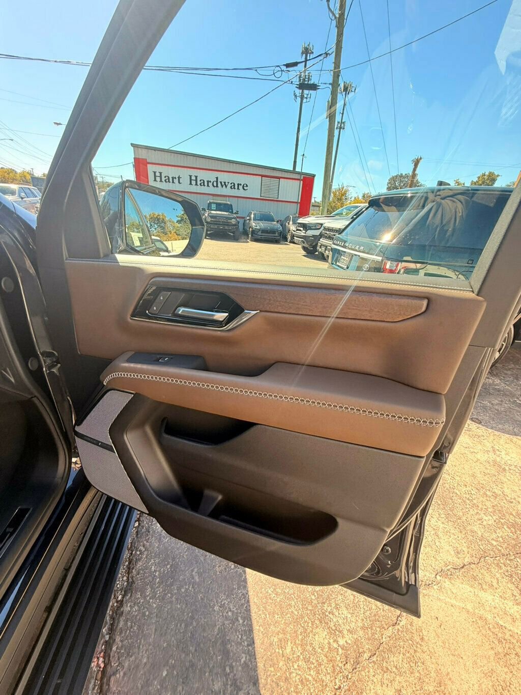 Used 2025 GMC Yukon XL Denali Ultimate image 28