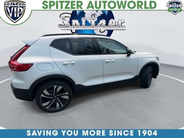 Used 2024 Volvo XC40 B5 Plus w/ Protection Package Premier AWD/4WD image 9
