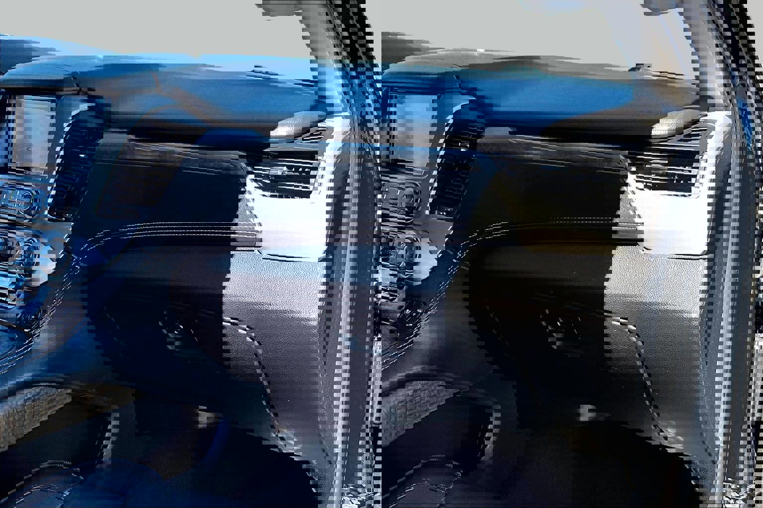 Used 2018 GMC Yukon XL Denali w/ Denali Ultimate Package image 11