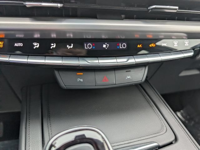 Used 2025 Cadillac XT4 Premium Luxury AWD/4WD image 24