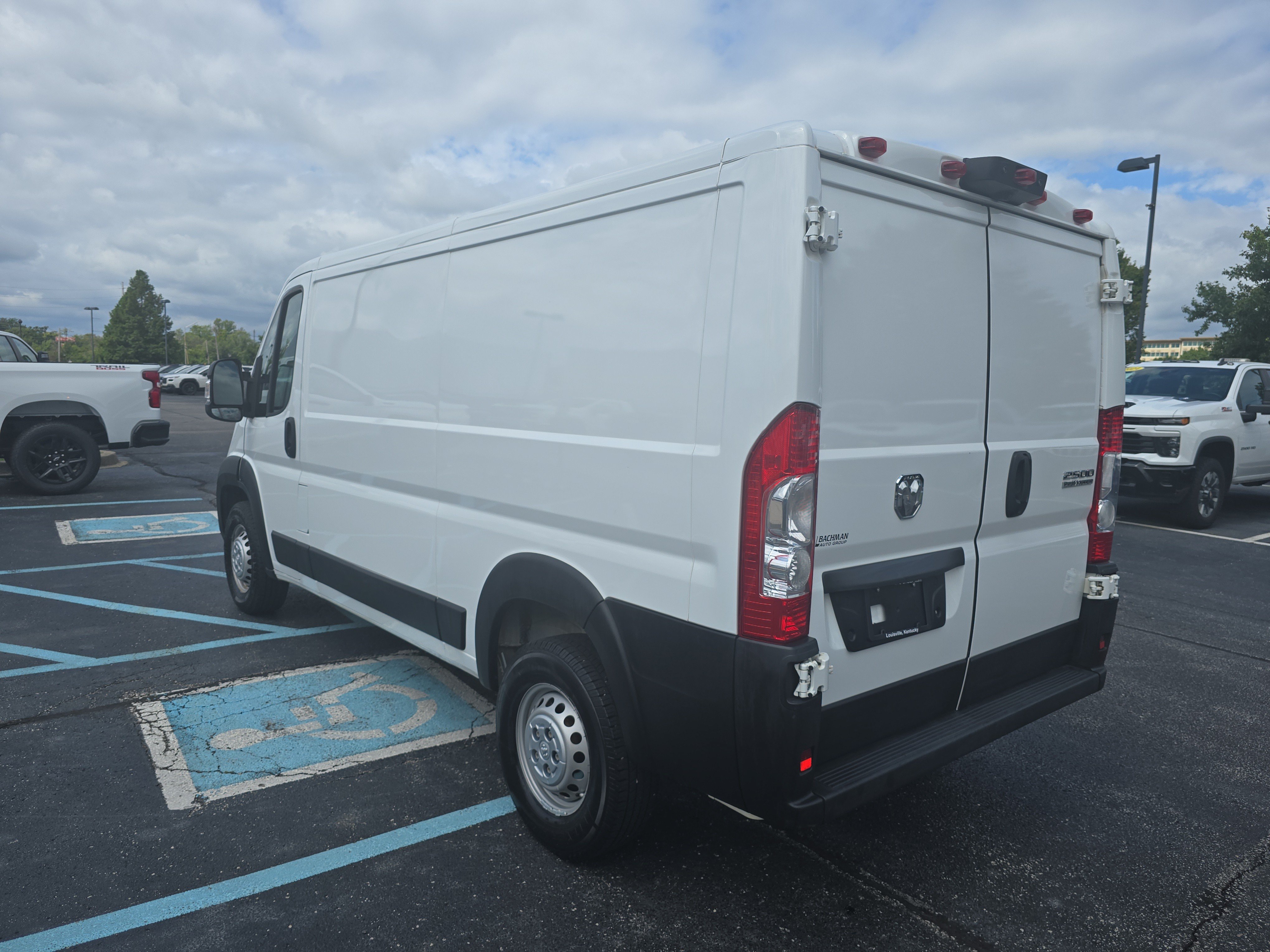 Used 2025 RAM ProMaster 2500 w/ Convenience Group FWD image 10