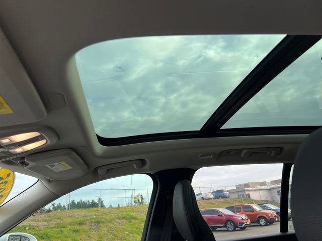 Used 2025 Volvo XC90 T8 Plus w/ Protection Package Premier image 31