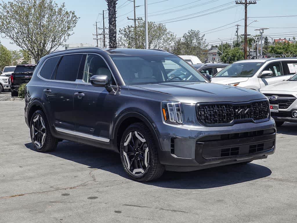 Used 2024 Kia Telluride EX FWD image 3