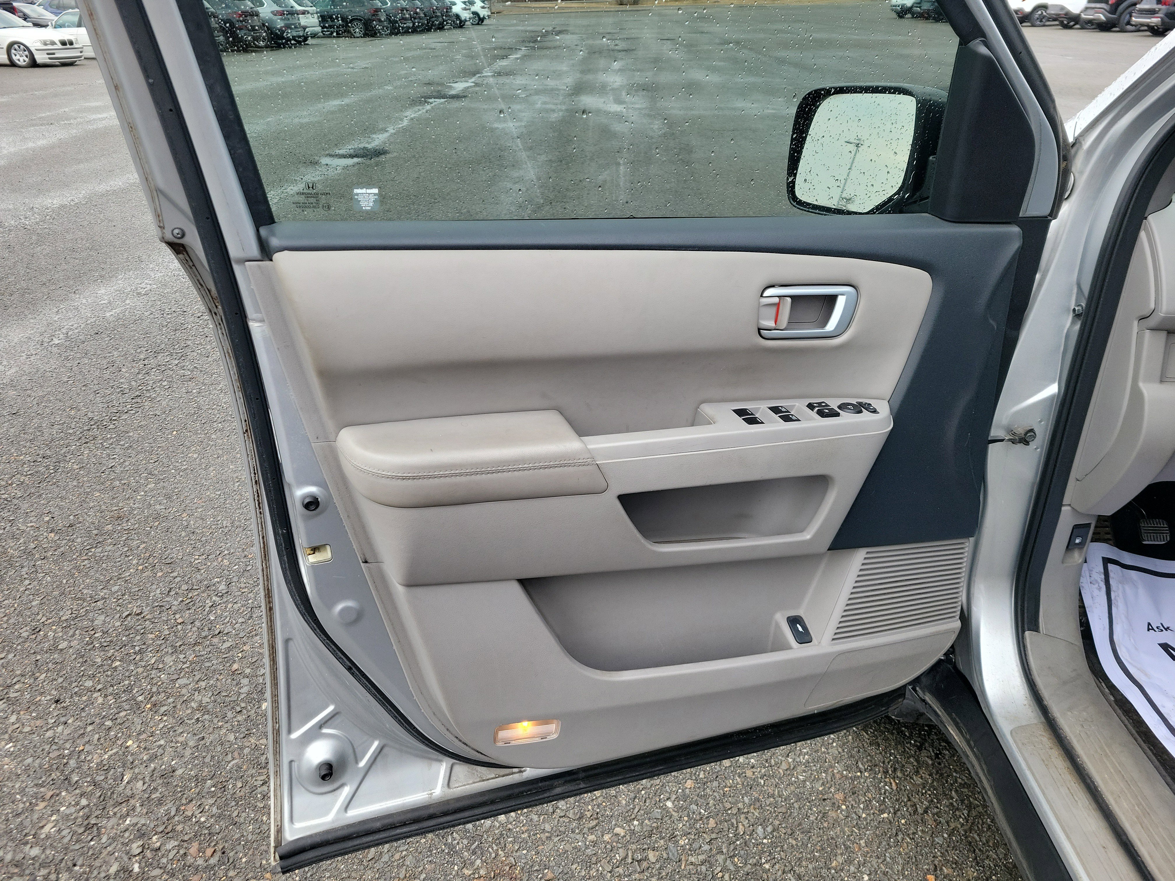 Used 2011 Honda Pilot EX-L image 11