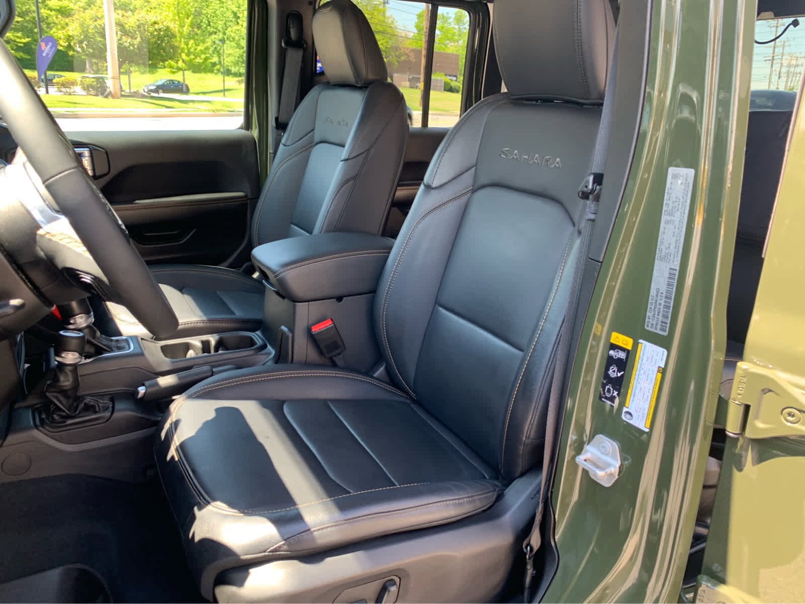 Used 2024 Jeep Wrangler Unlimited Sahara AWD/4WD image 12
