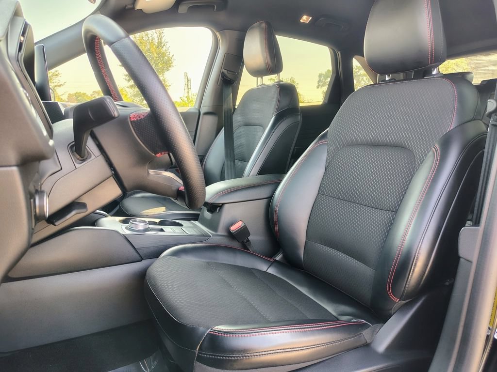 Used 2025 Ford Escape ST-Line Select AWD/4WD image 31