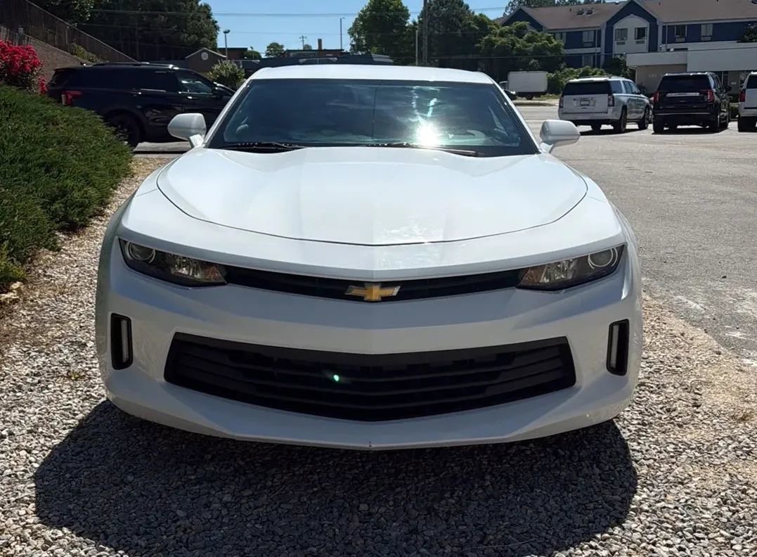 Used 2017 Chevrolet Camaro LT RWD image 4