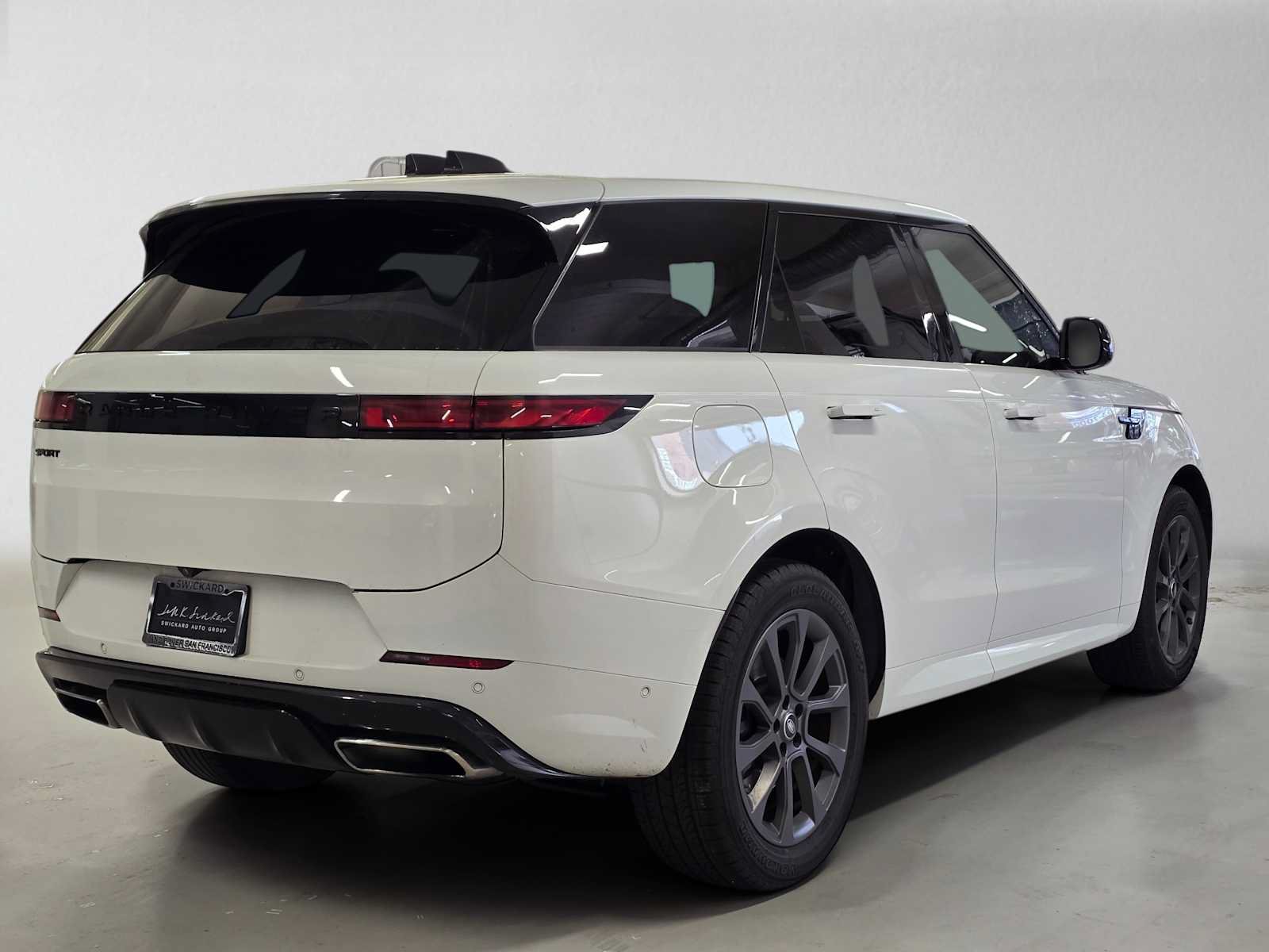 Used 2024 Land Rover Range Rover Sport Dynamic SE AWD/4WD image 5
