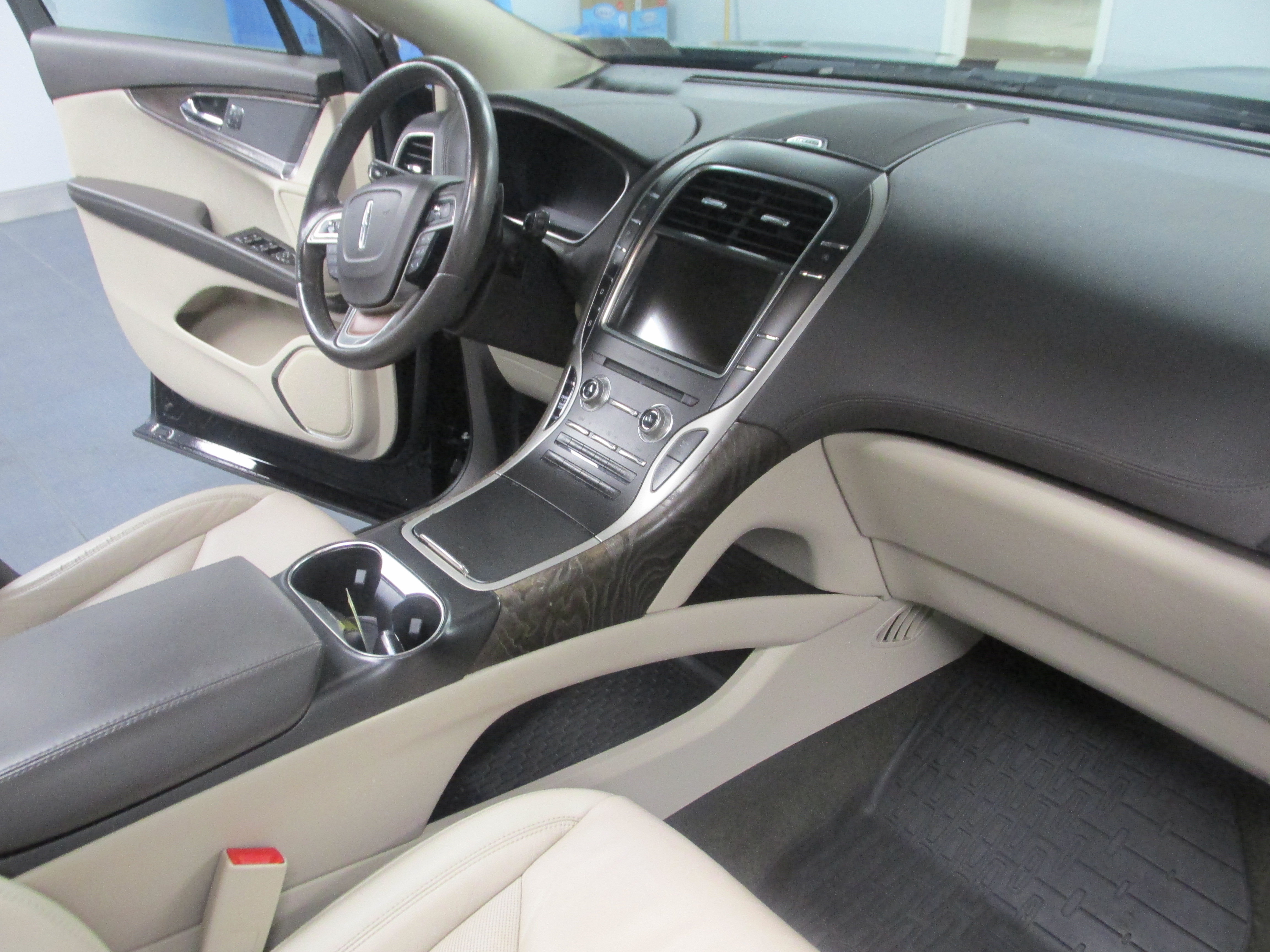 Used 2019 Lincoln Nautilus Select AWD/4WD image 27