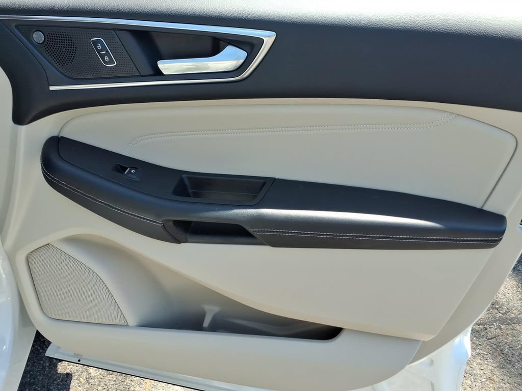 Certified 2023 Ford Edge Titanium AWD/4WD image 9