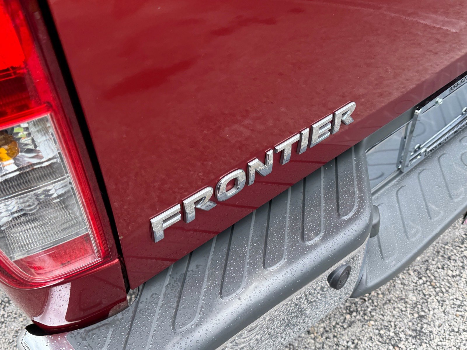 Used 2017 Nissan Frontier SV w/ SV Value Truck Package RWD image 15