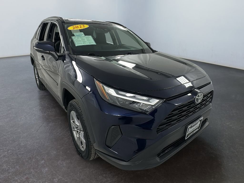 Used 2022 Toyota RAV4 XLE image 1