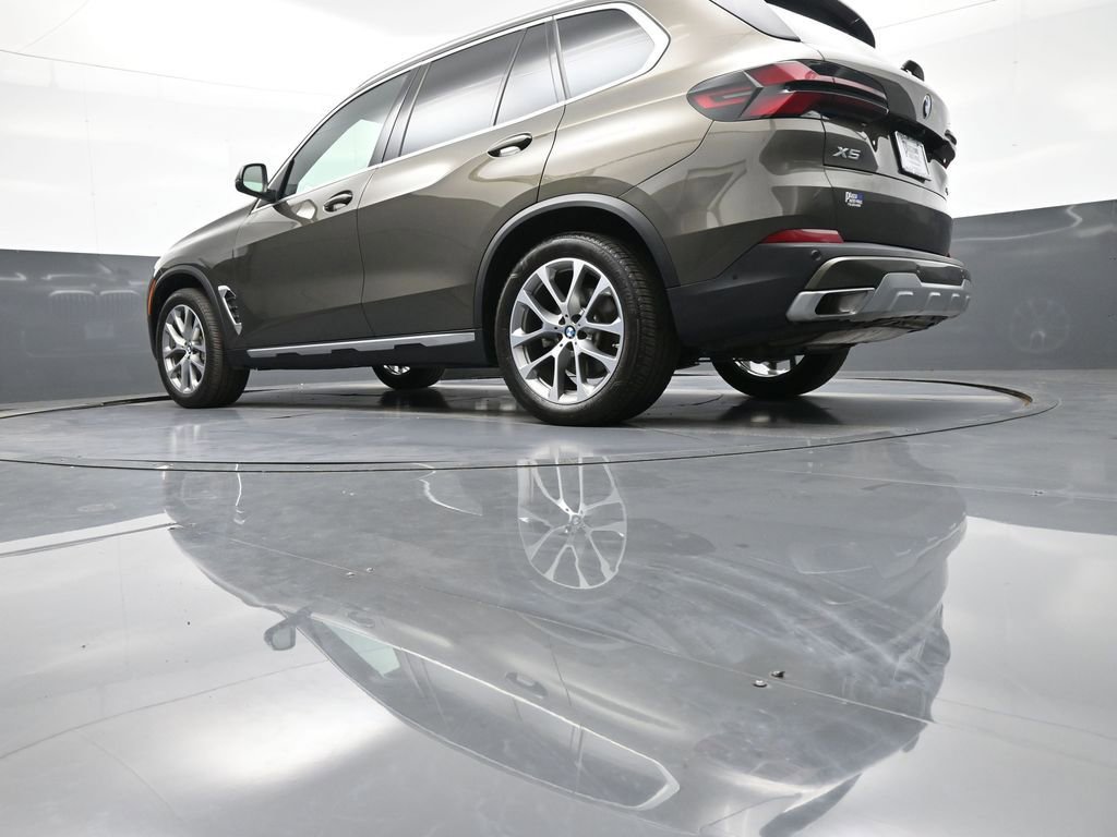 Used 2025 BMW X5 xDrive40i w/ Climate Comfort Package image 36