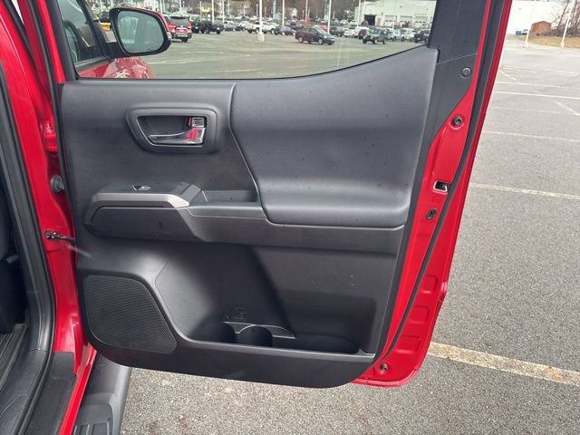 Used 2021 Toyota Tacoma TRD Sport AWD/4WD image 13