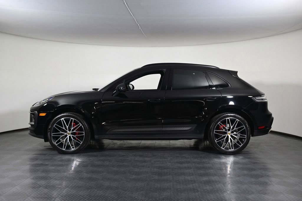 Certified 2023 Porsche Macan S AWD/4WD image 2