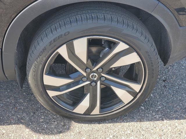 Certified 2023 Volvo XC40 B5 Plus w/ Driver Assist Package image 7