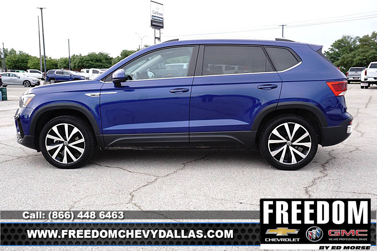 Used 2024 Volkswagen Taos SE FWD image 4