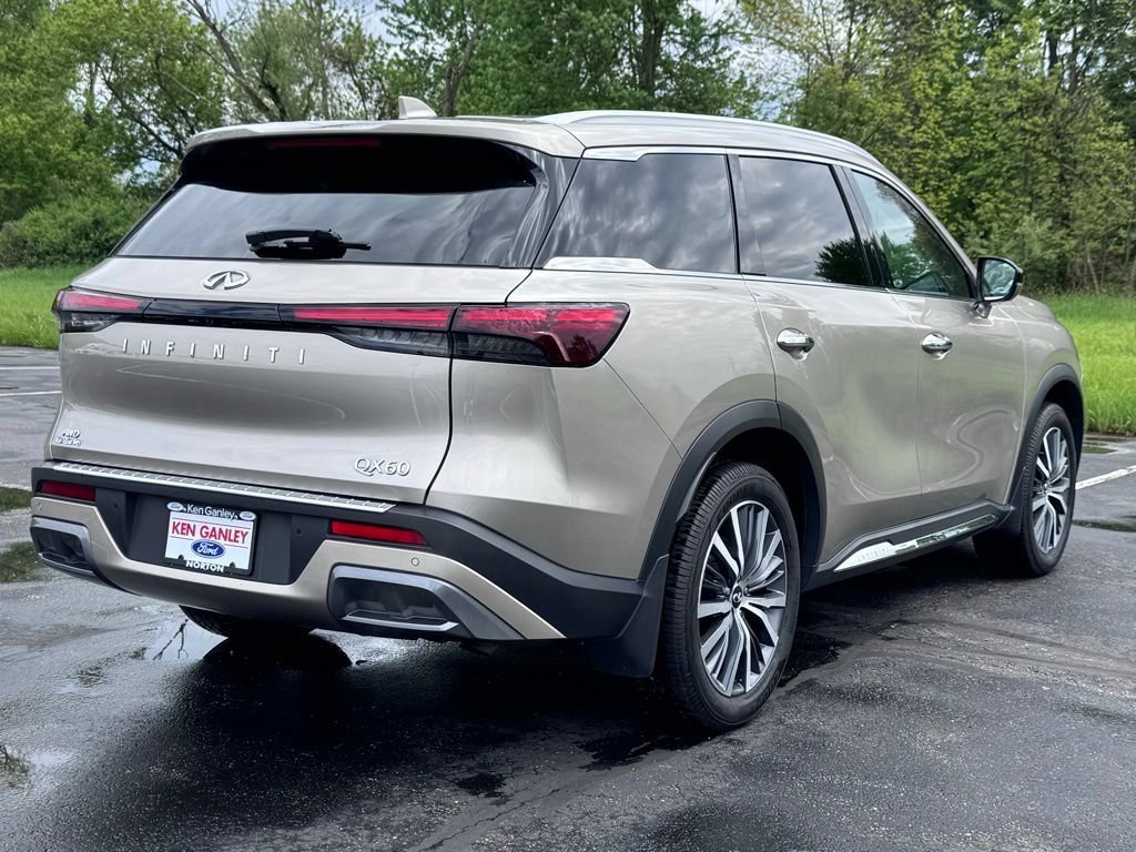 Used 2023 INFINITI QX60 Sensory w/ Cargo Package AWD/4WD image 9
